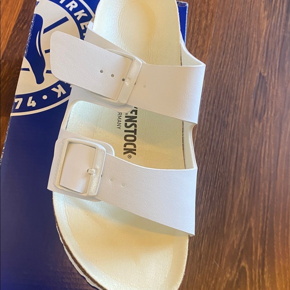 Birkenstock Shoes - NWT Birkenstock Sandals with WHITE Size:40